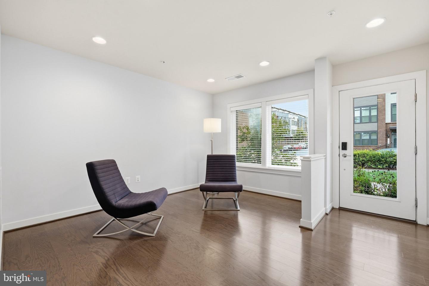 16143 Columbus Ave Property Photo 4