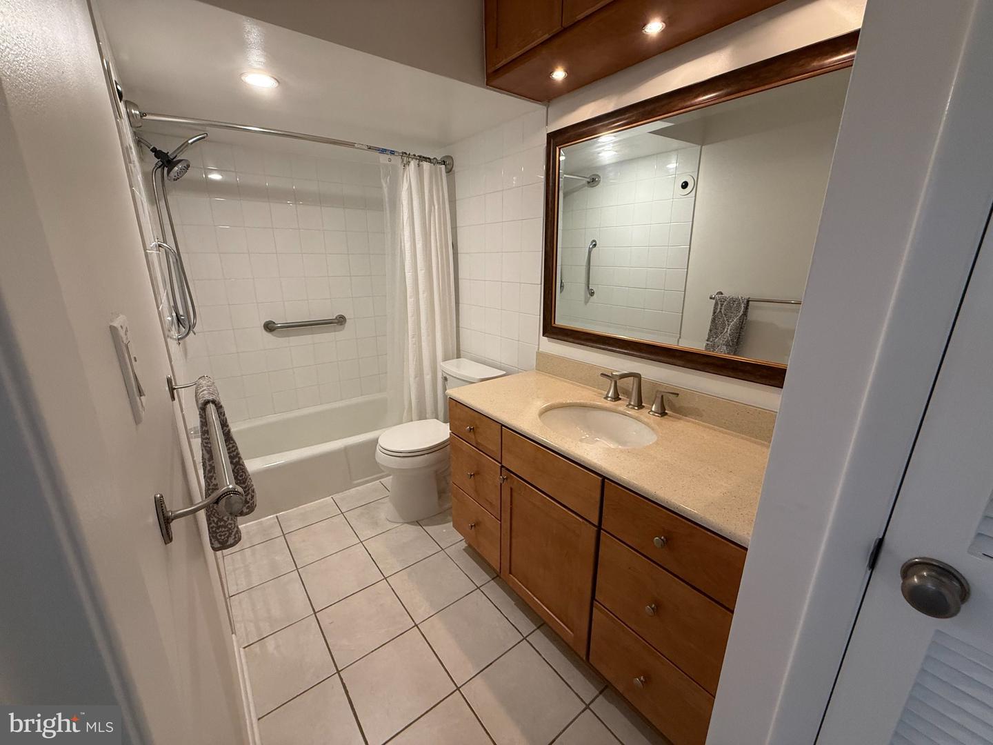 5101 River Rd #712 Property Photo 11
