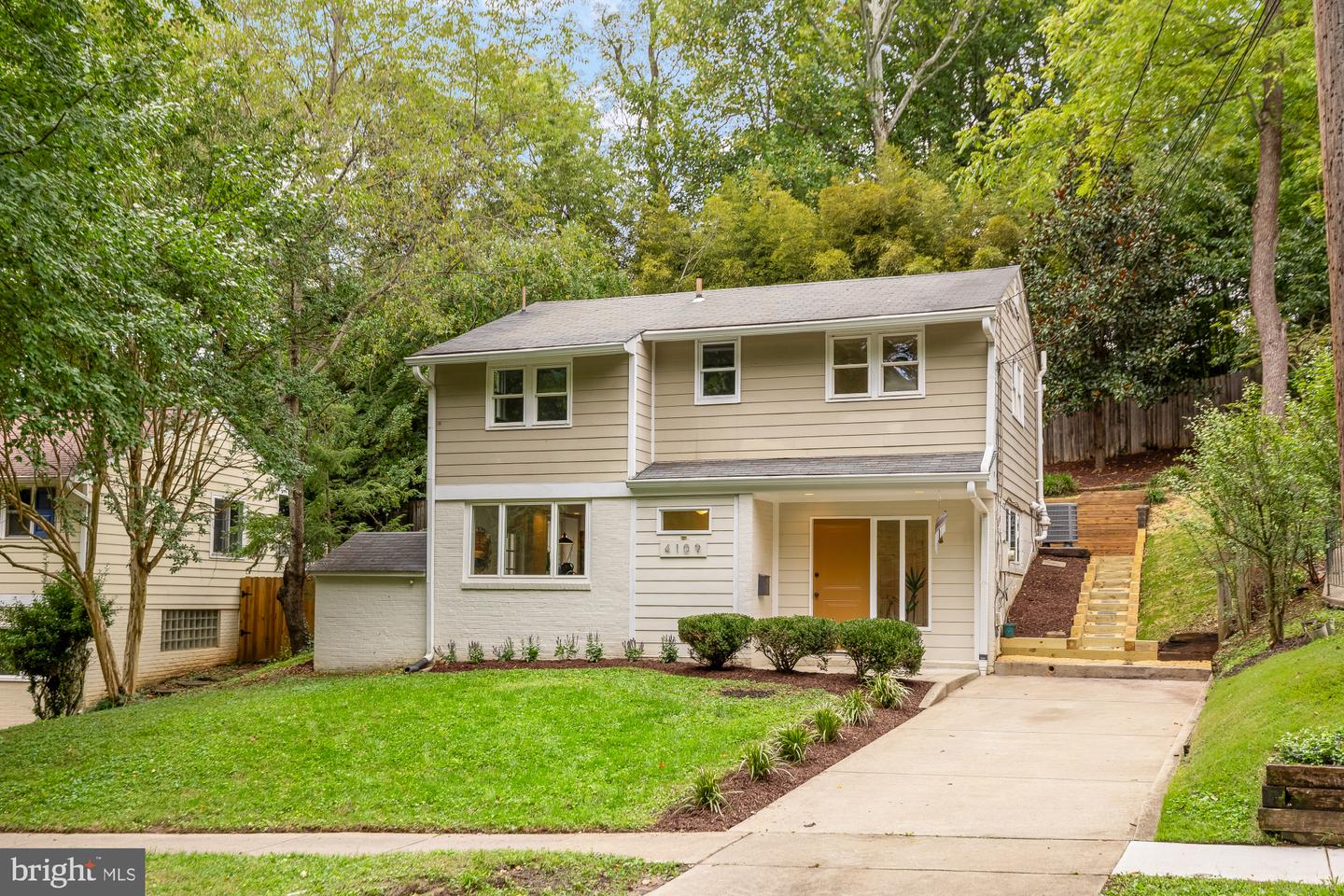 4109 DENFELD AVE Property Photo 1