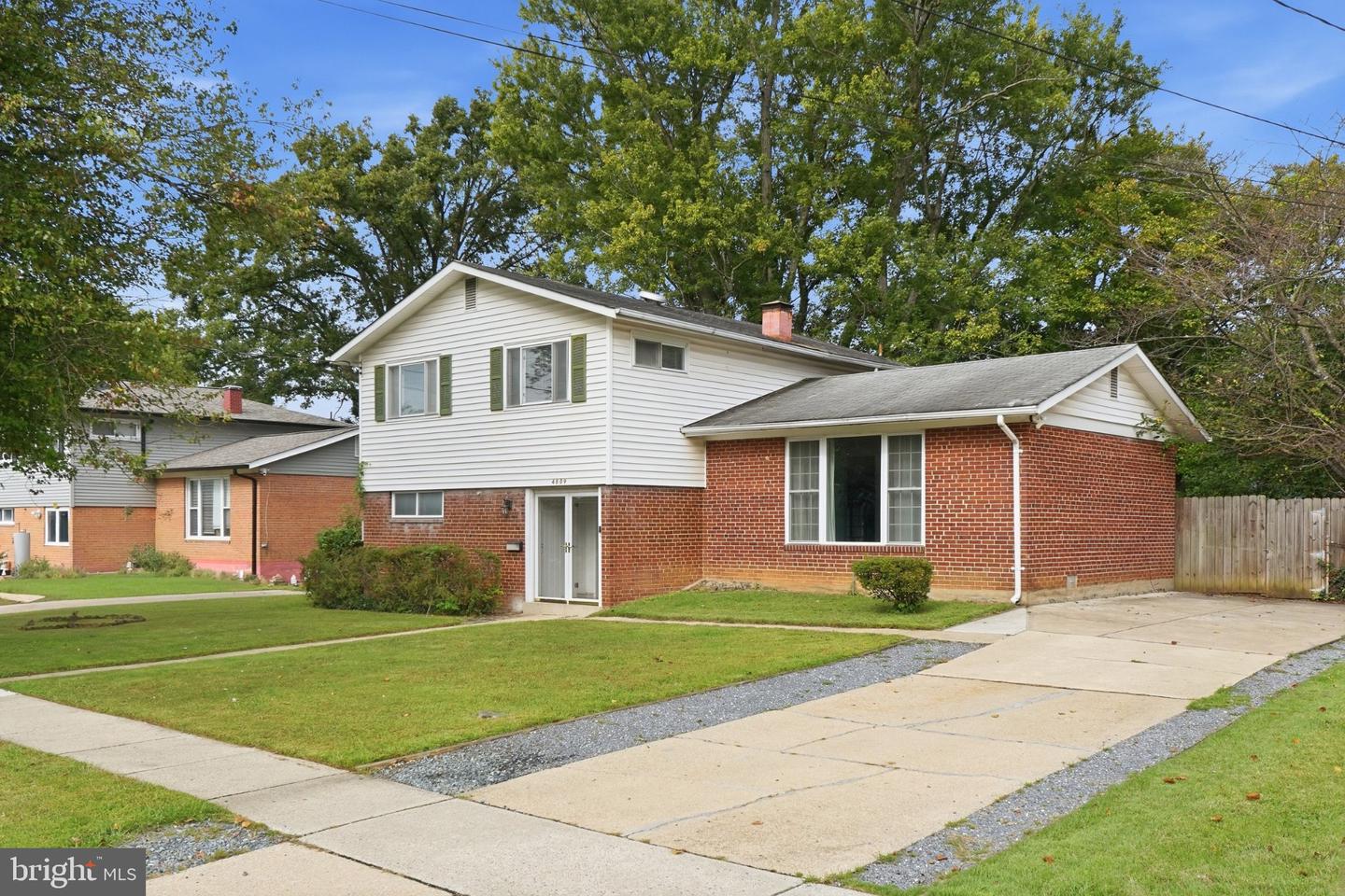 4809 ASPEN HILL RD Property Photo 1
