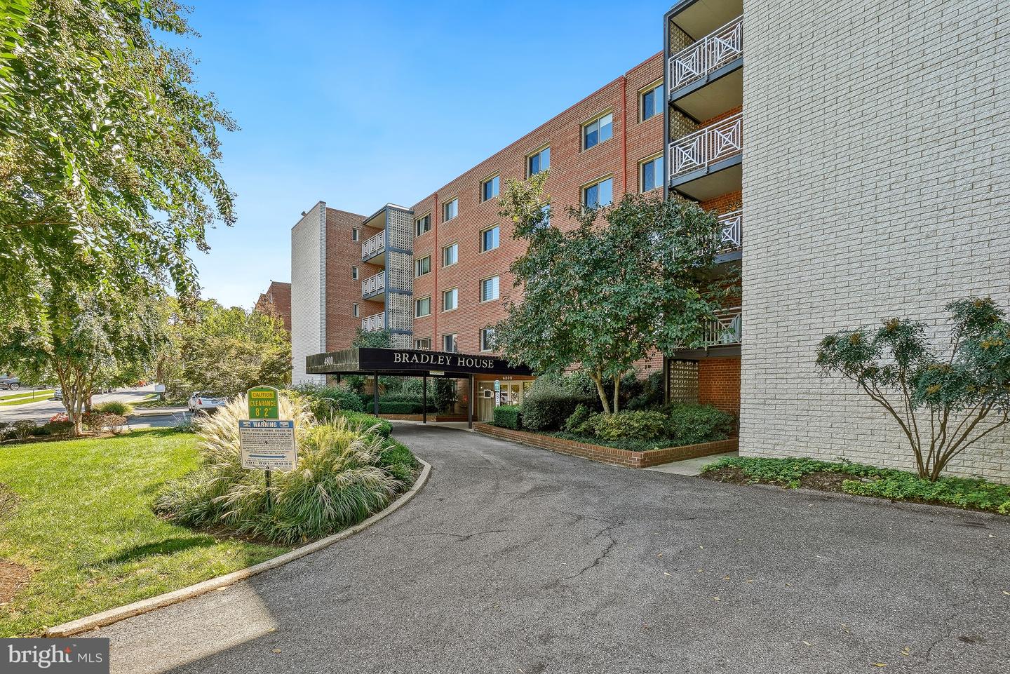 4800 Chevy Chase Dr #102 Property Photo 1