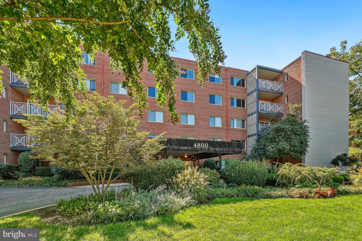 4800 Chevy Chase Dr #102 Property Photo 2