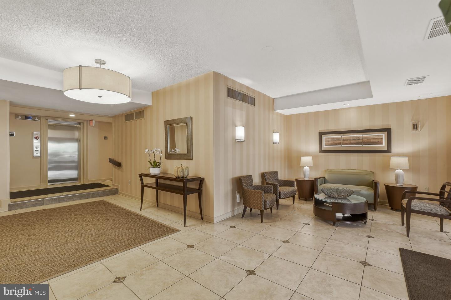 4800 Chevy Chase Dr #102 Property Photo 4