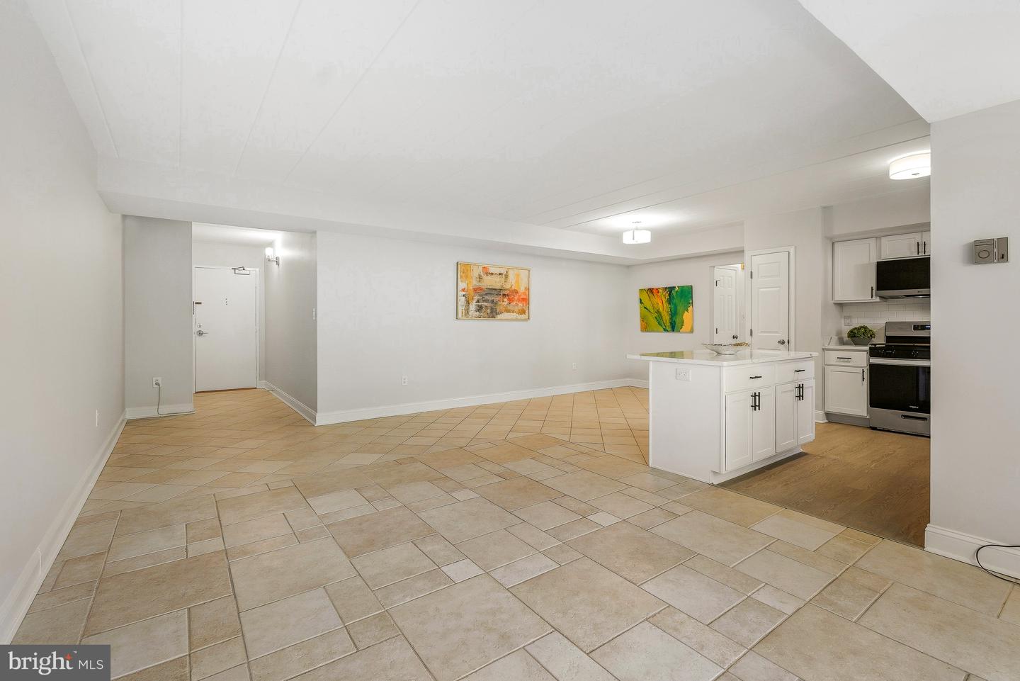 4800 Chevy Chase Dr #102 Property Photo 12