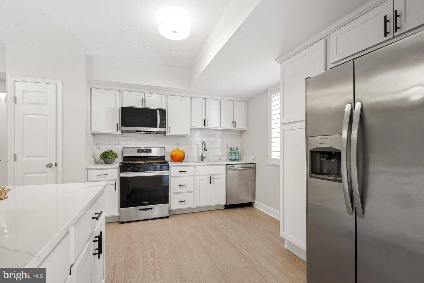 4800 Chevy Chase Dr #102 Property Photo 13
