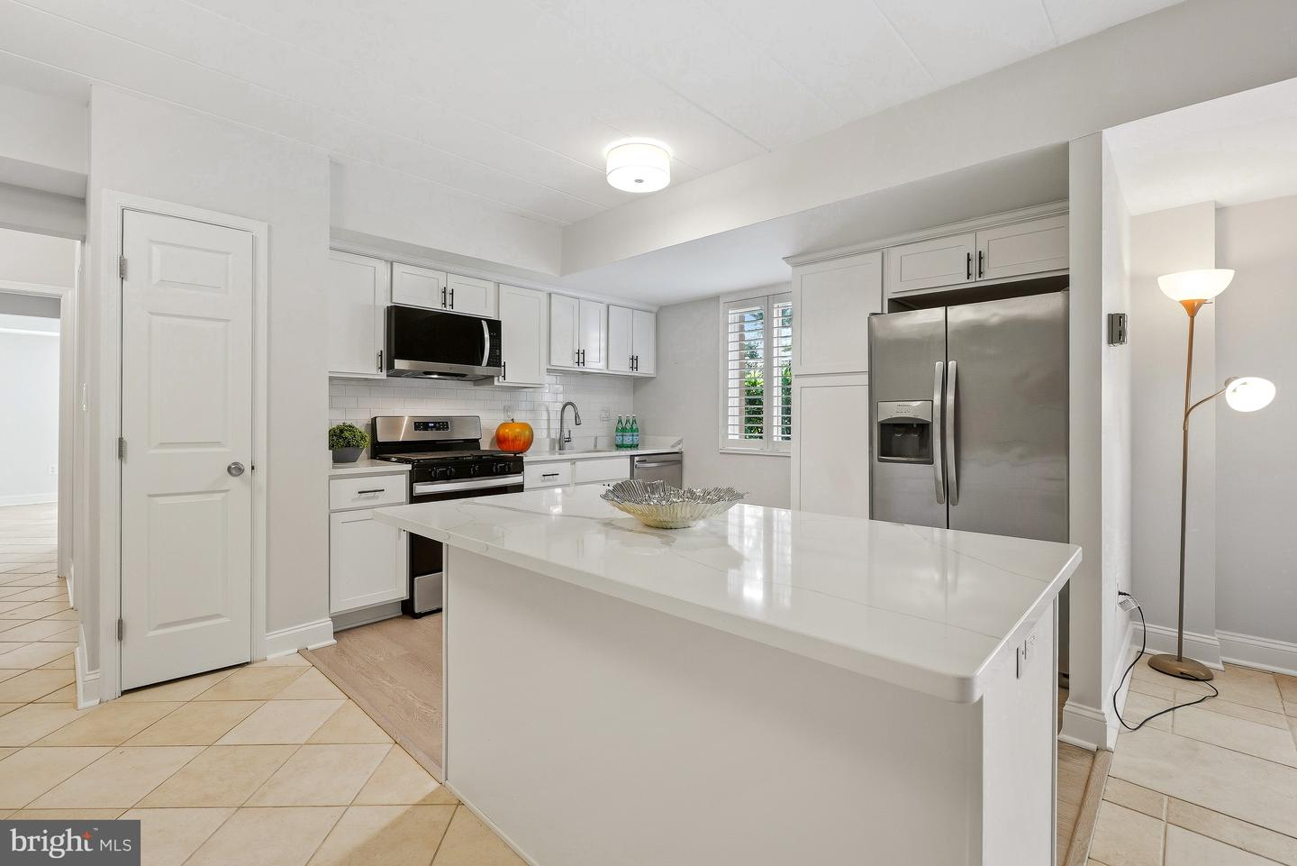 4800 Chevy Chase Dr #102 Property Photo 14