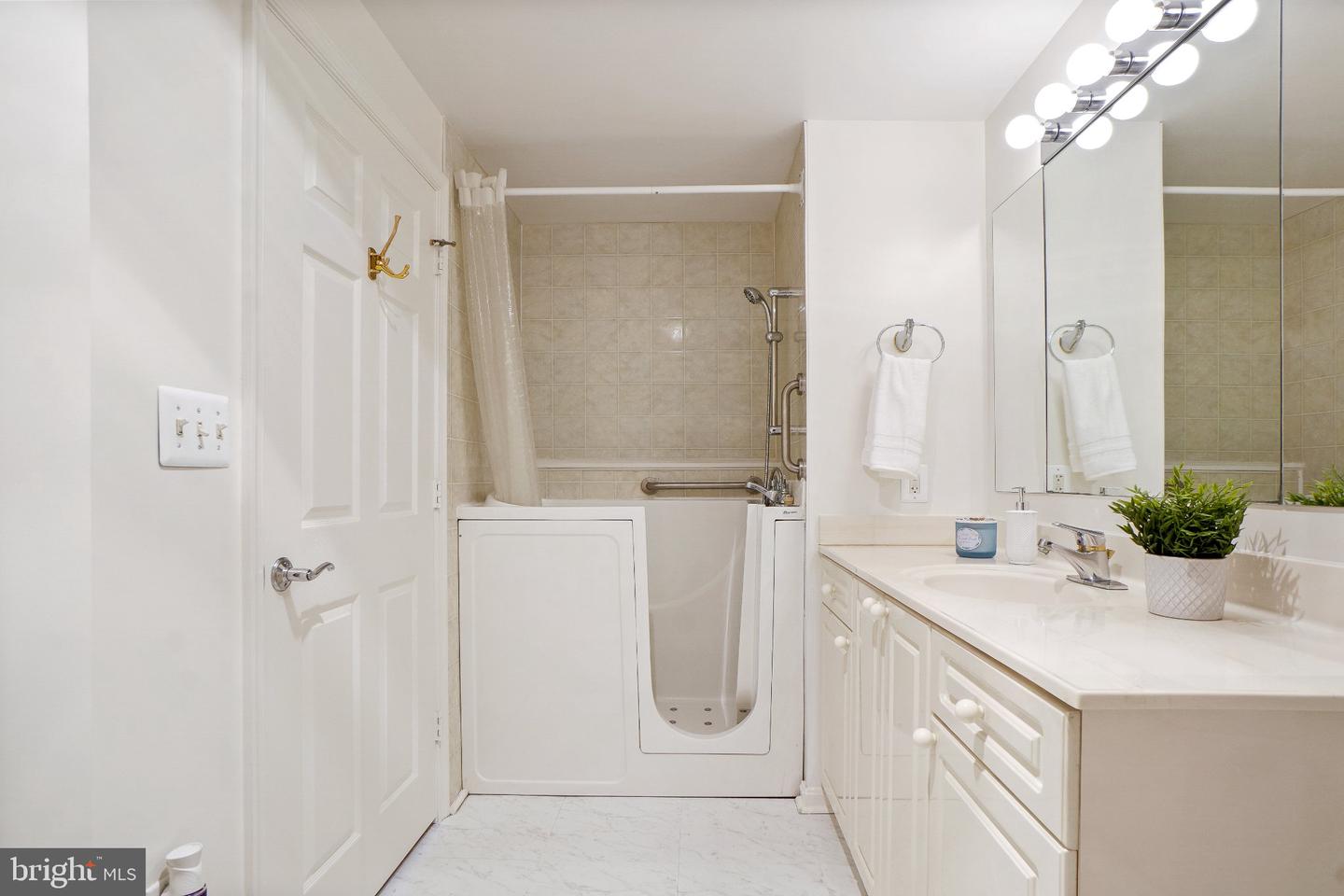 3210 N Leisure World Blvd #301 Property Photo 23