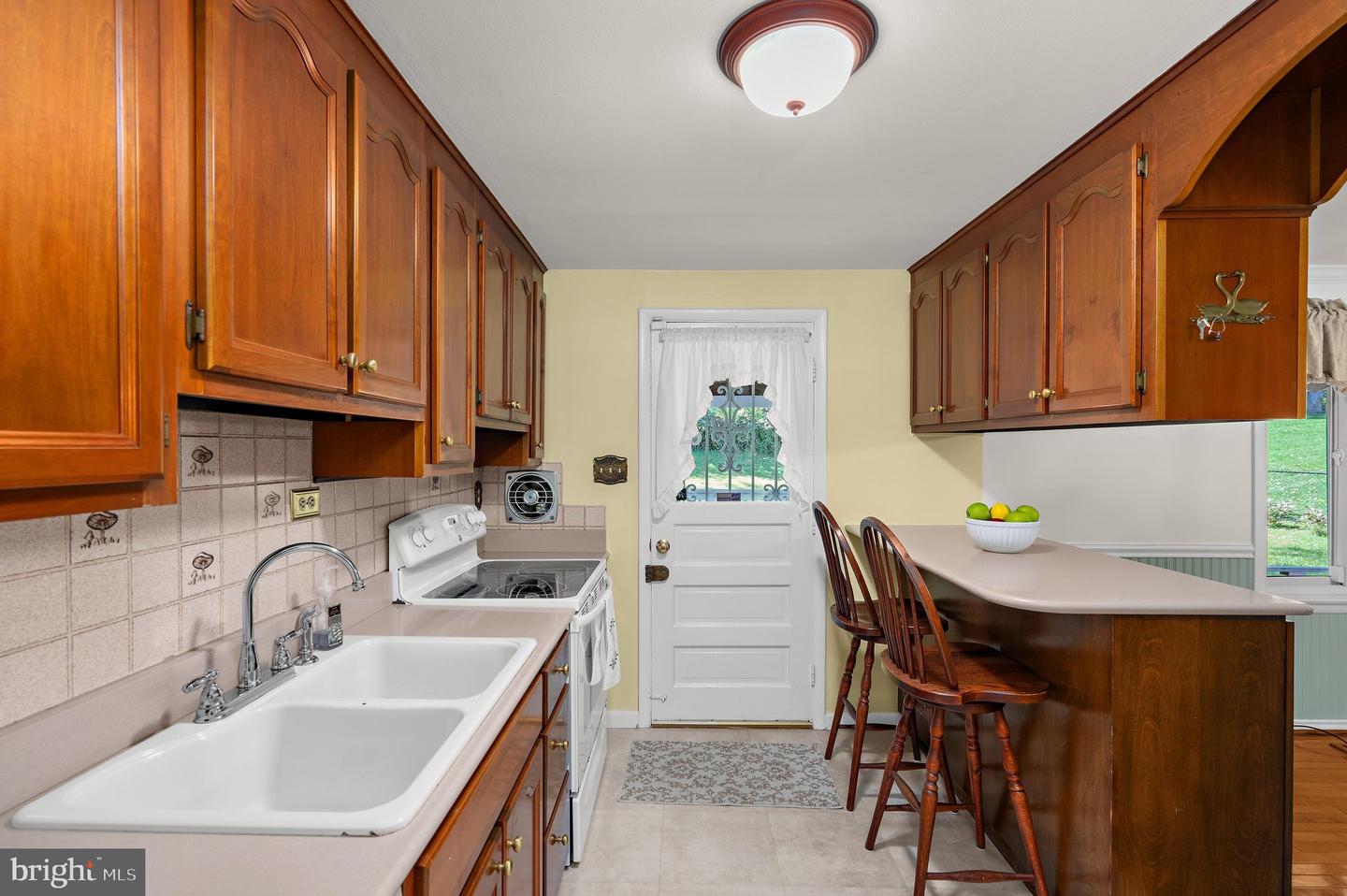 15316 Valencia St Property Photo 14