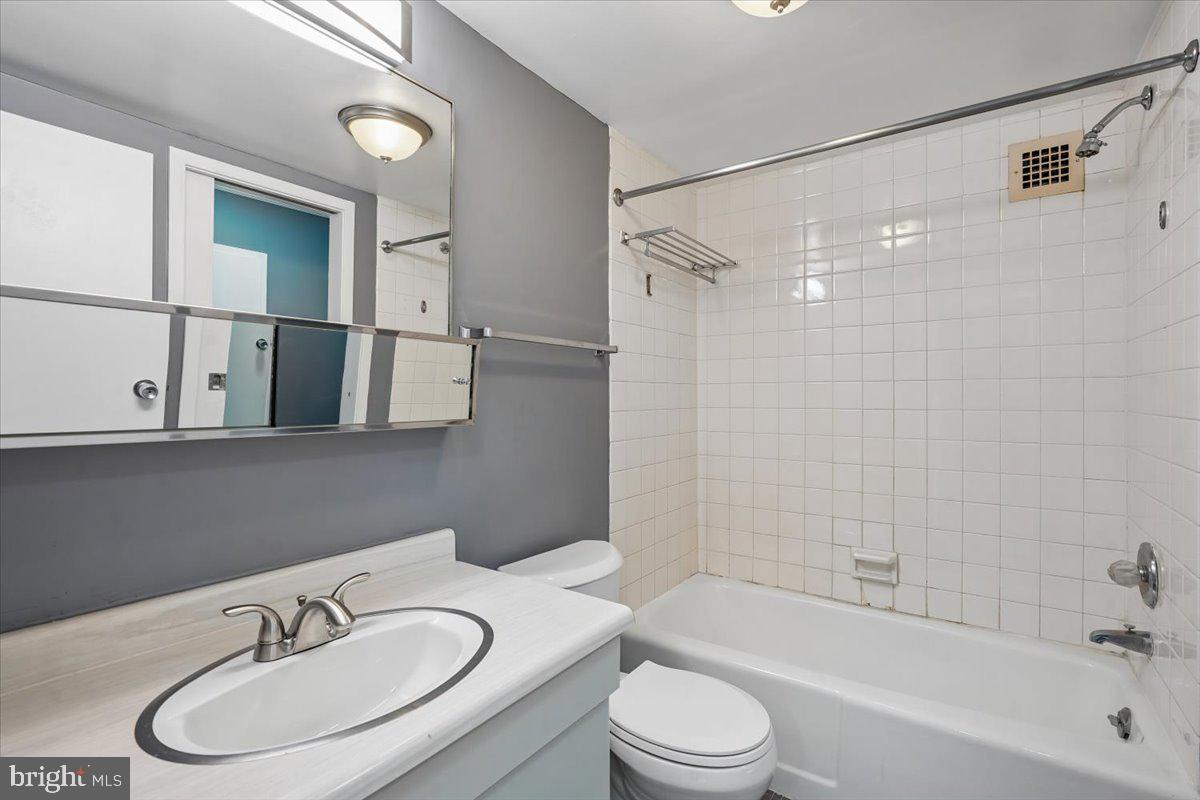 5500 Friendship Blvd #2318n Property Photo 14
