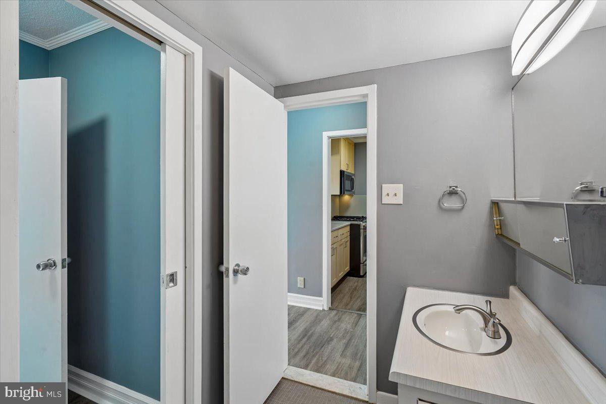 5500 Friendship Blvd #2318n Property Photo 15