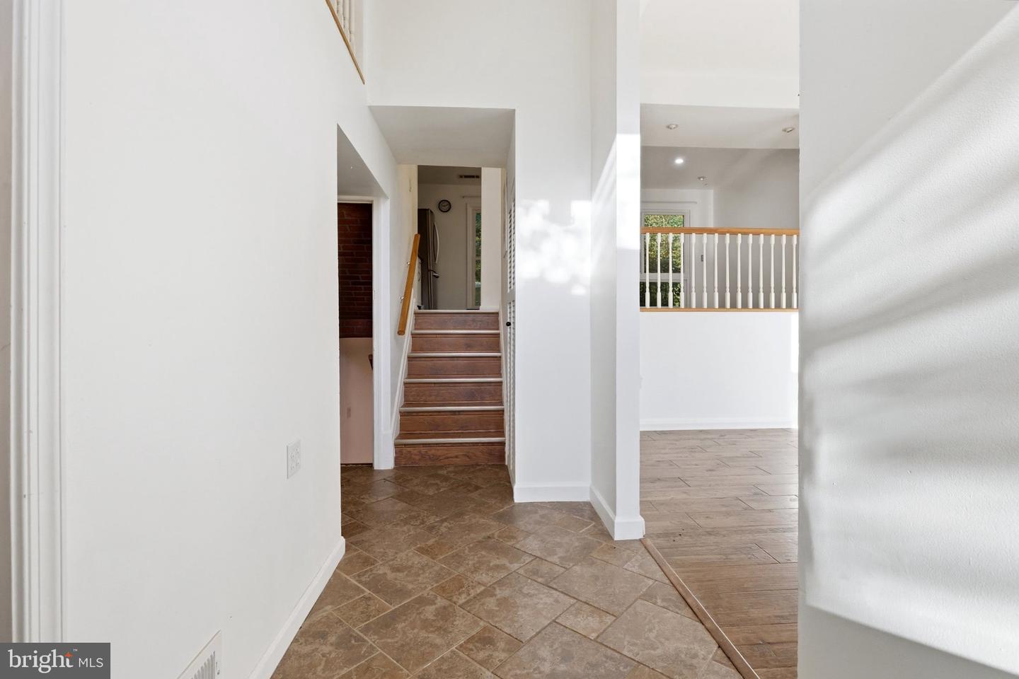 7251 Mill Run Dr #12-3 Property Photo 5