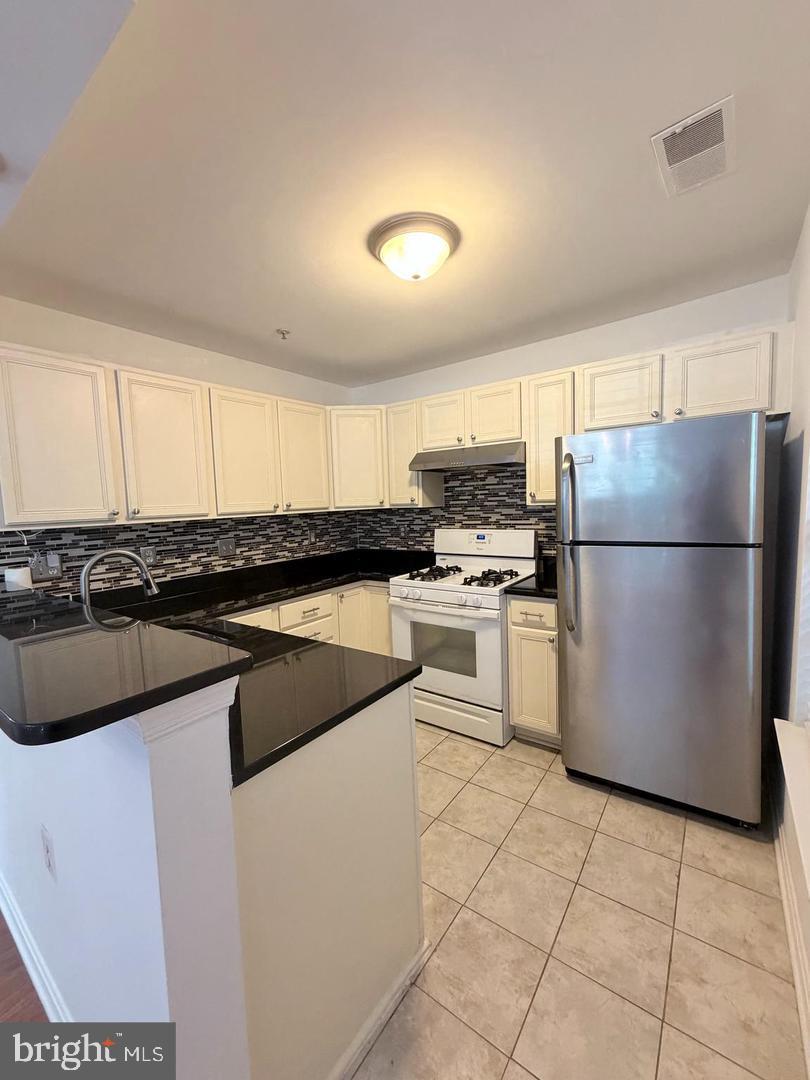MDMC2258306 Property Photo 6