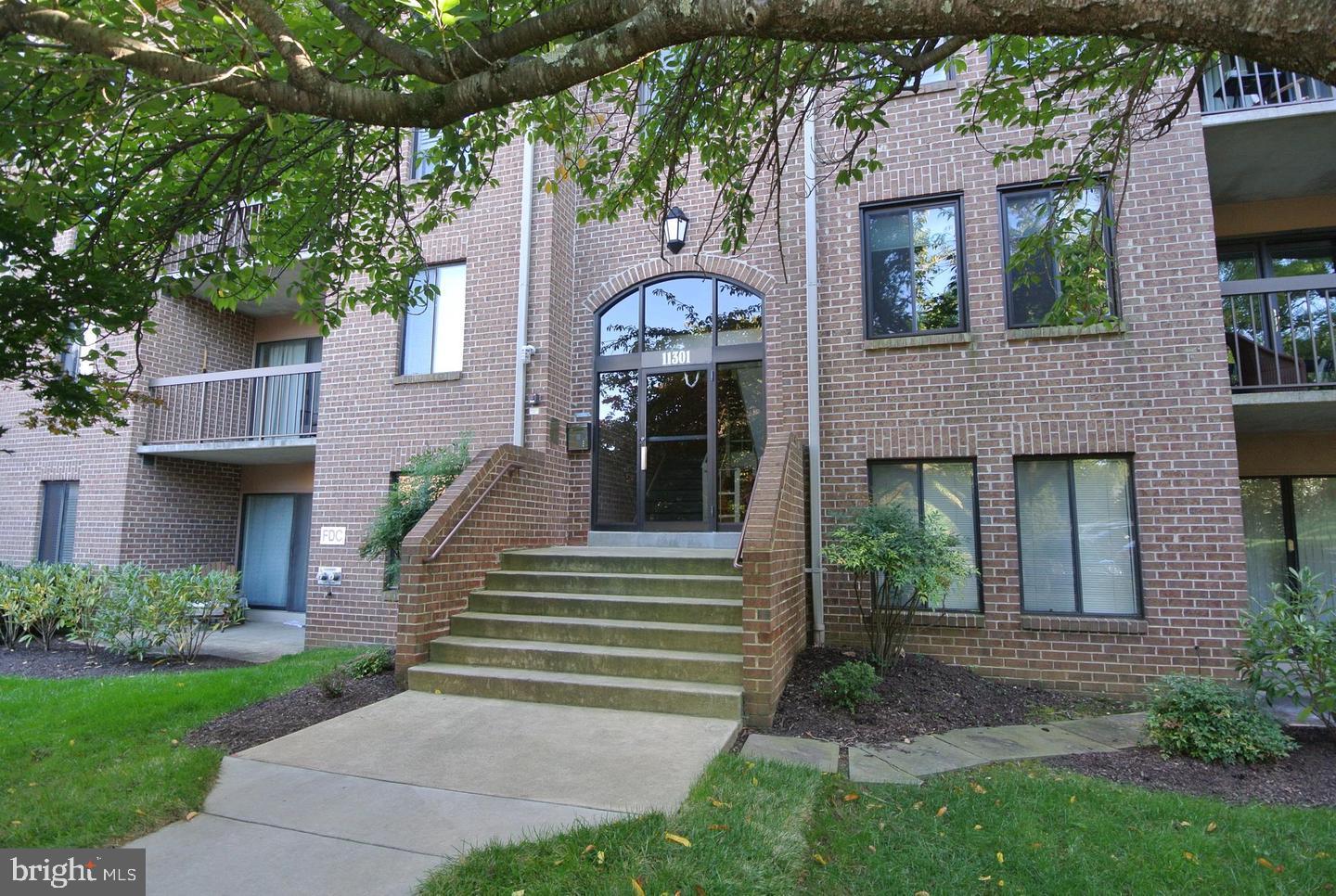 11301 Commonwealth Dr #104 Property Photo 1