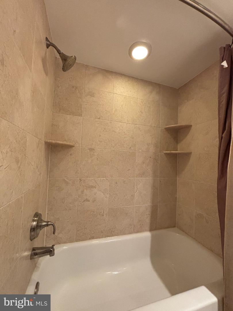 11301 Commonwealth Dr #104 Property Photo 16
