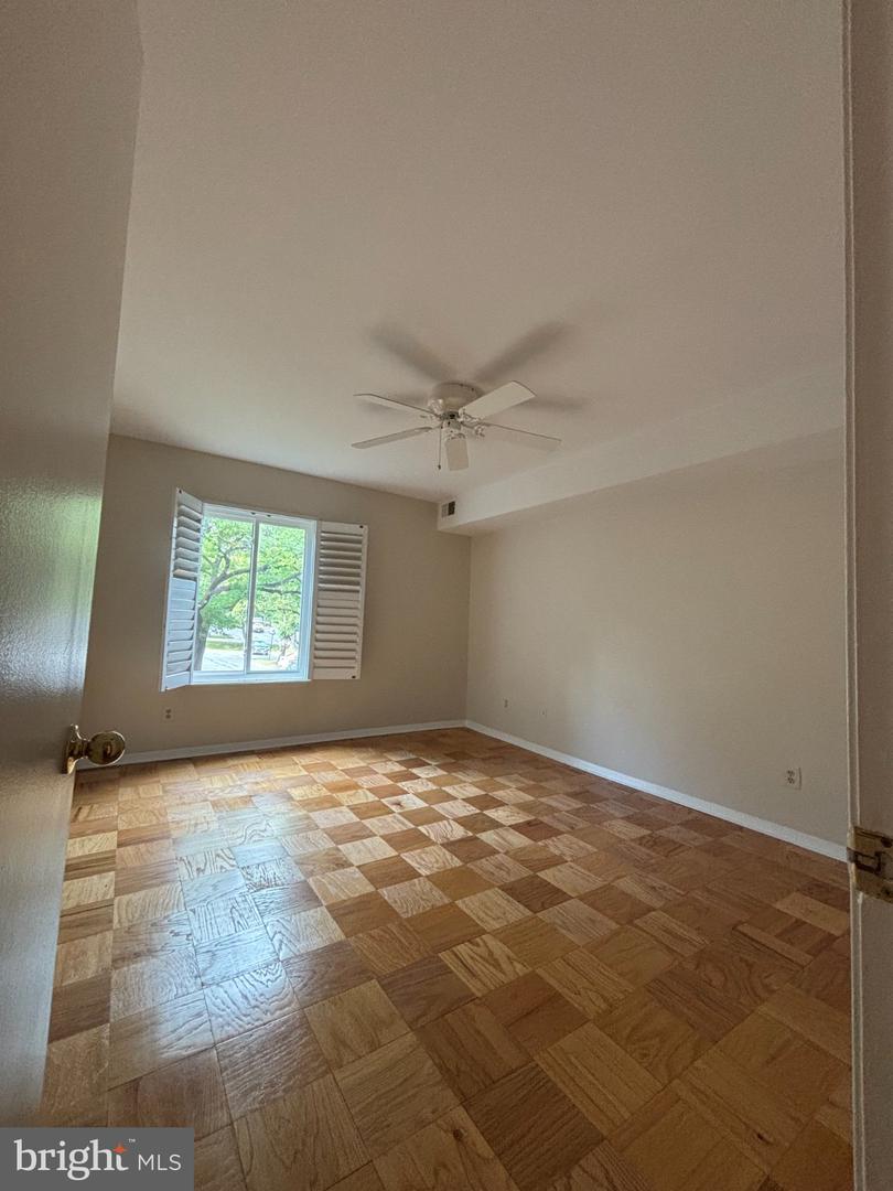 11301 Commonwealth Dr #104 Property Photo 17