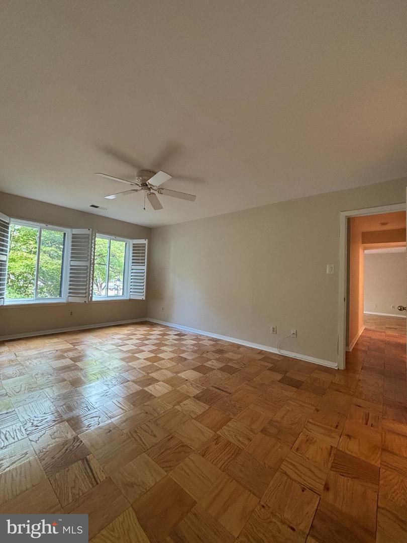 11301 Commonwealth Dr #104 Property Photo 19