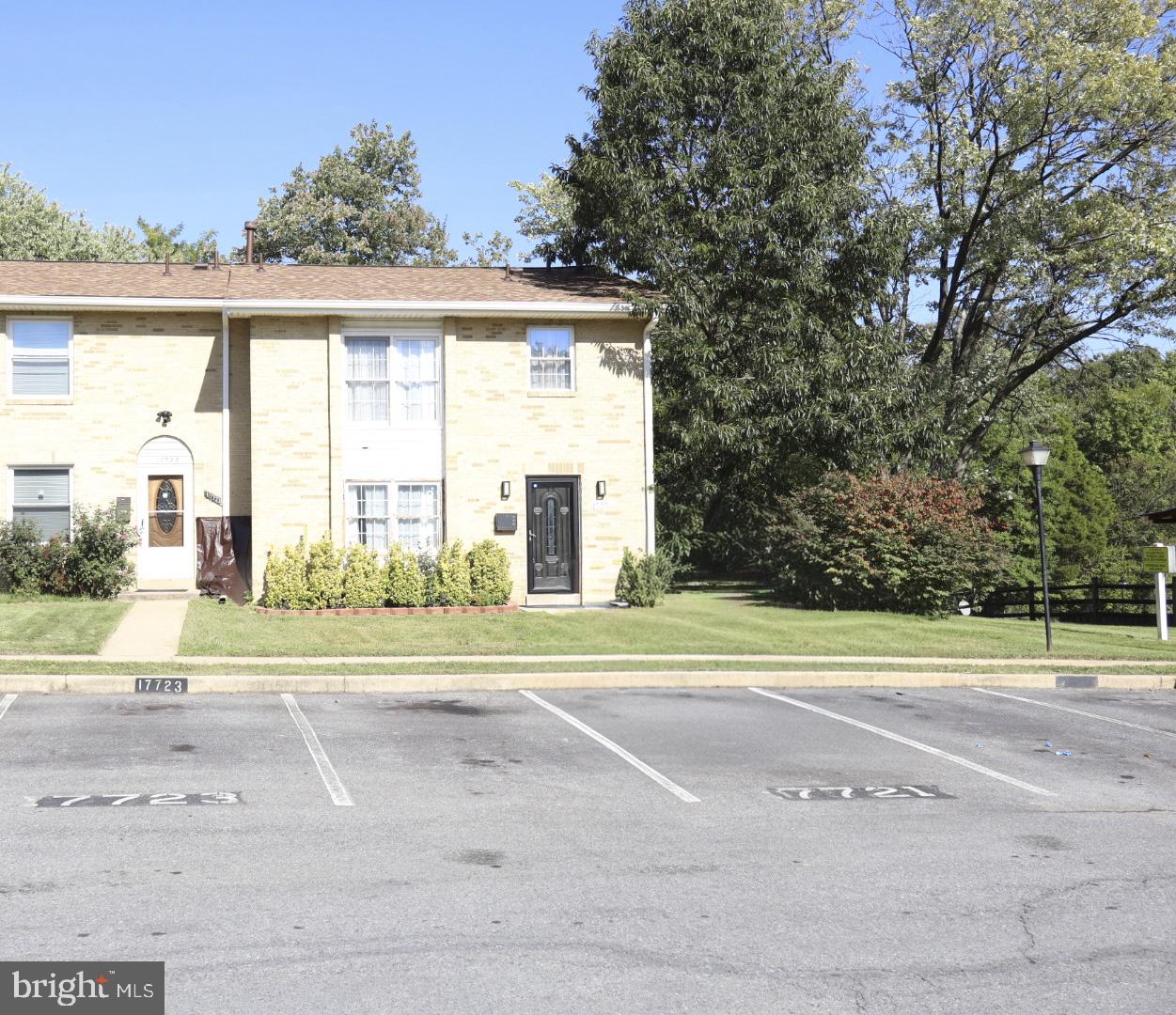17721 Topfield Dr #5-a Property Photo 2