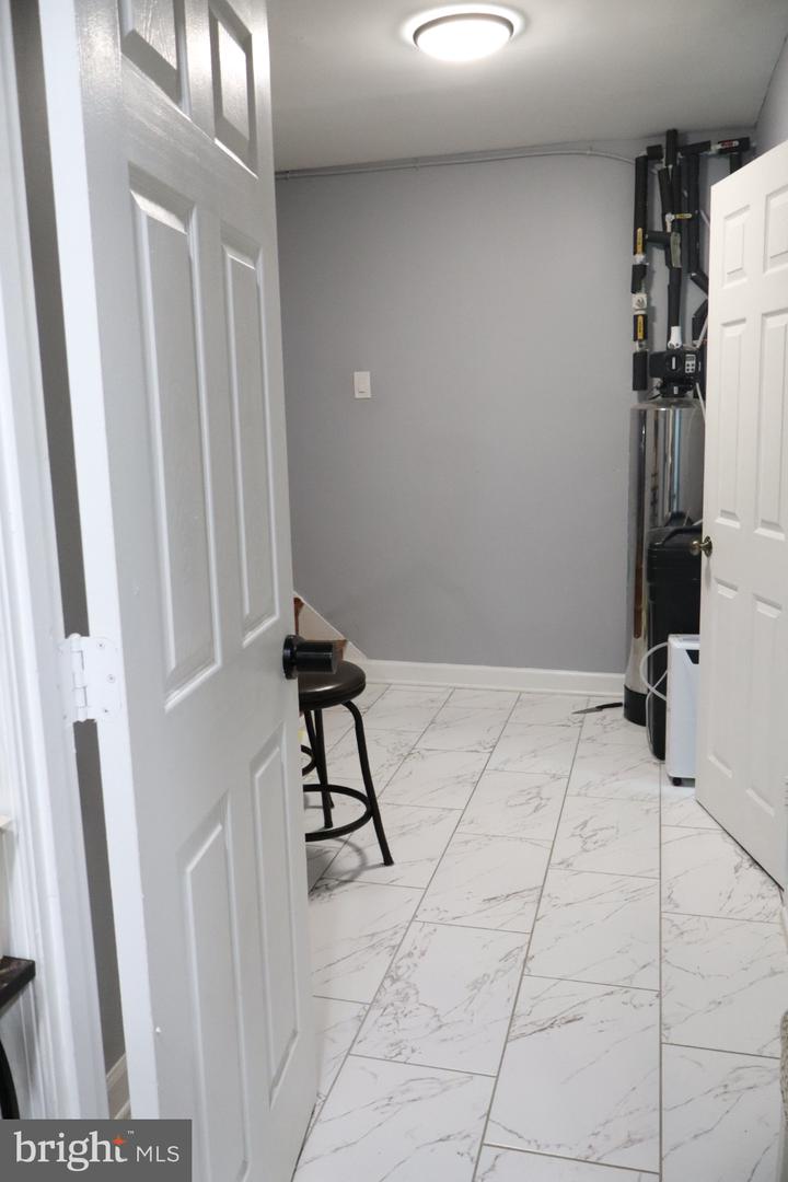 17721 Topfield Dr #5-a Property Photo 24