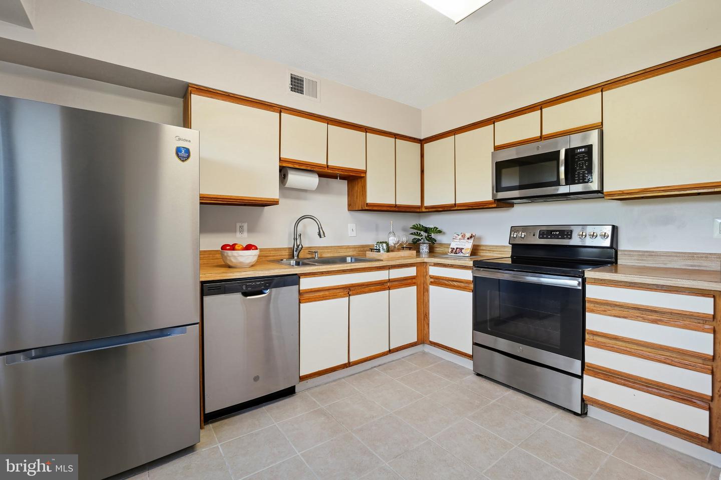 3330 N Leisure World Blvd #5-422 Property Photo 15