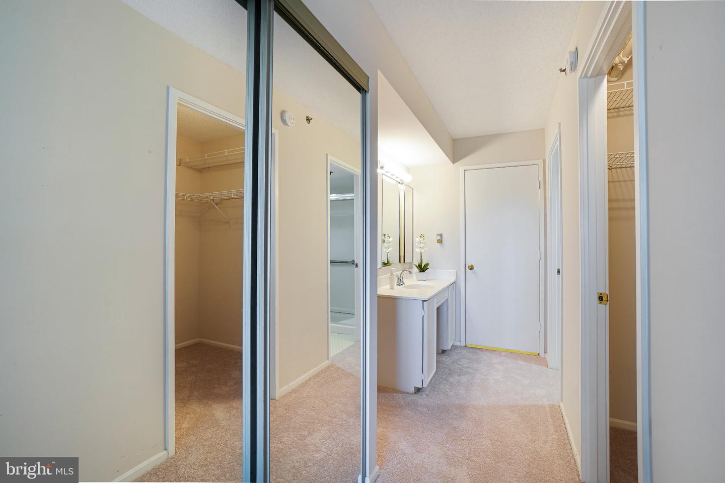 3330 N Leisure World Blvd #5-422 Property Photo 21