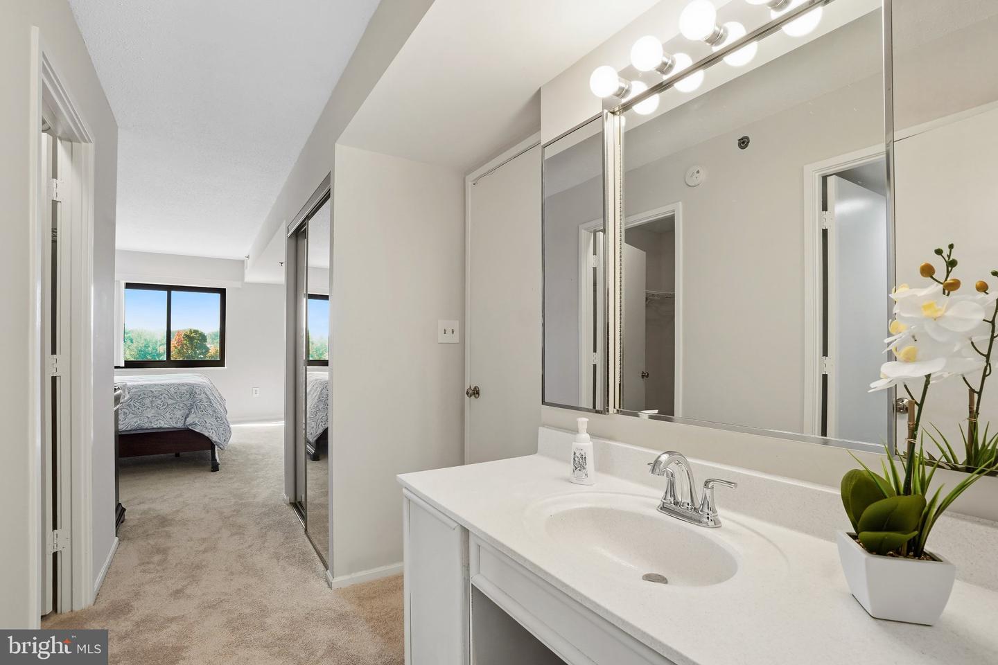 3330 N Leisure World Blvd #5-422 Property Photo 22