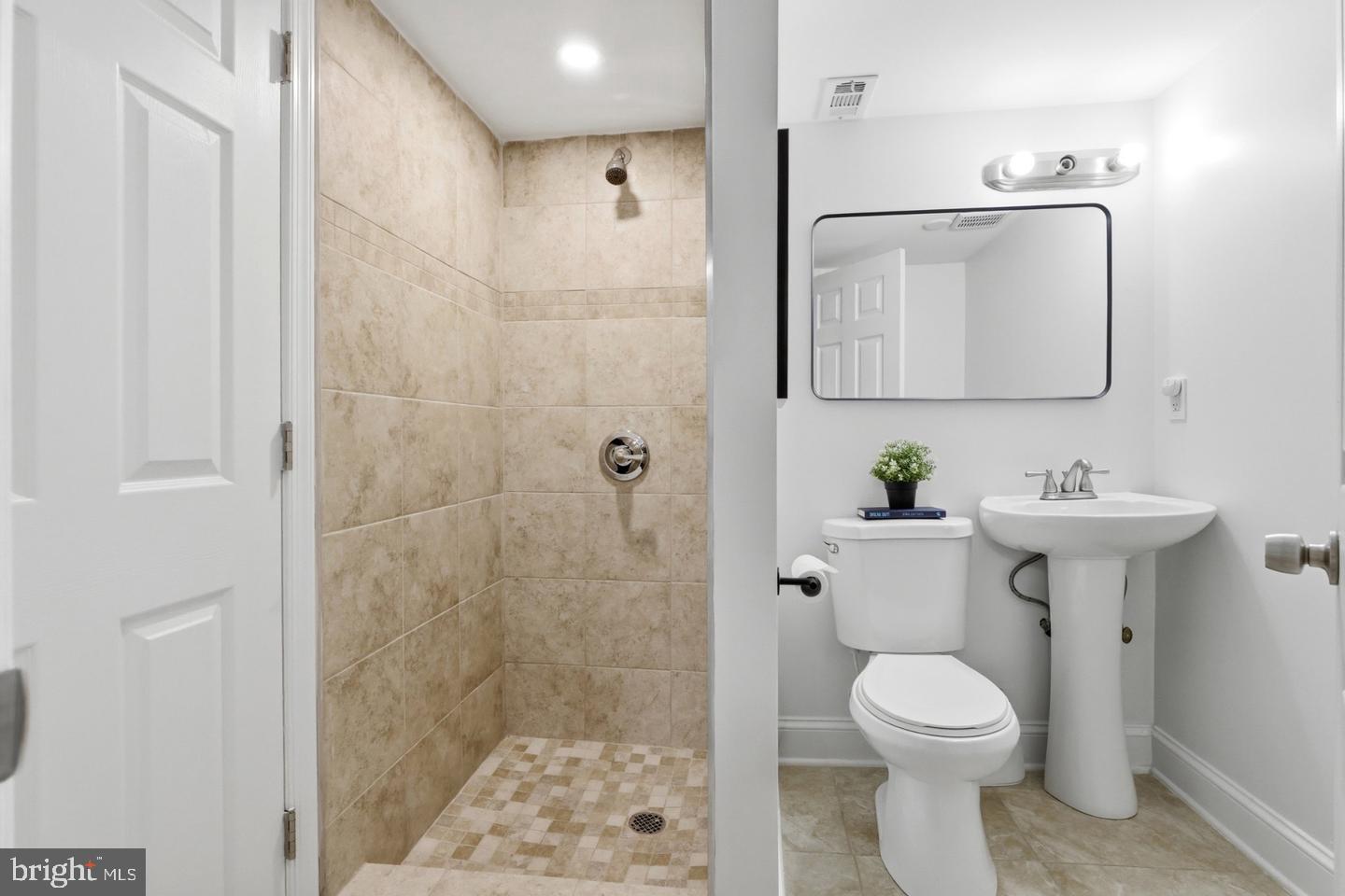 10419 Grandin Rd Property Photo 36