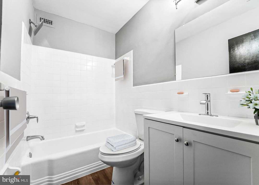 4977 Battery Ln #807 Property Photo 6