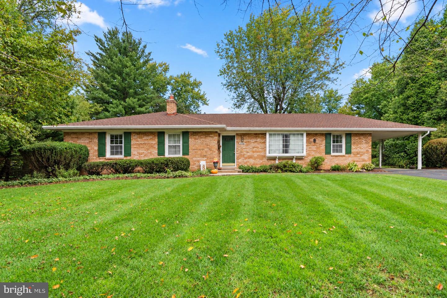 17604 Prince Edward Dr Property Photo 1