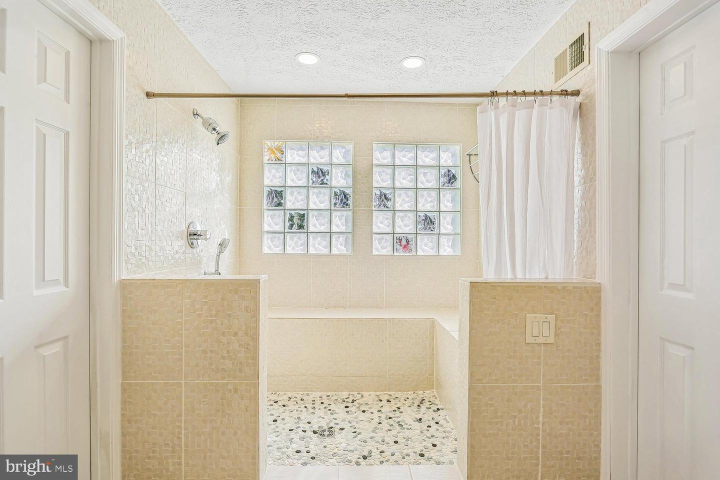 11568 Paramus Dr Property Photo 32