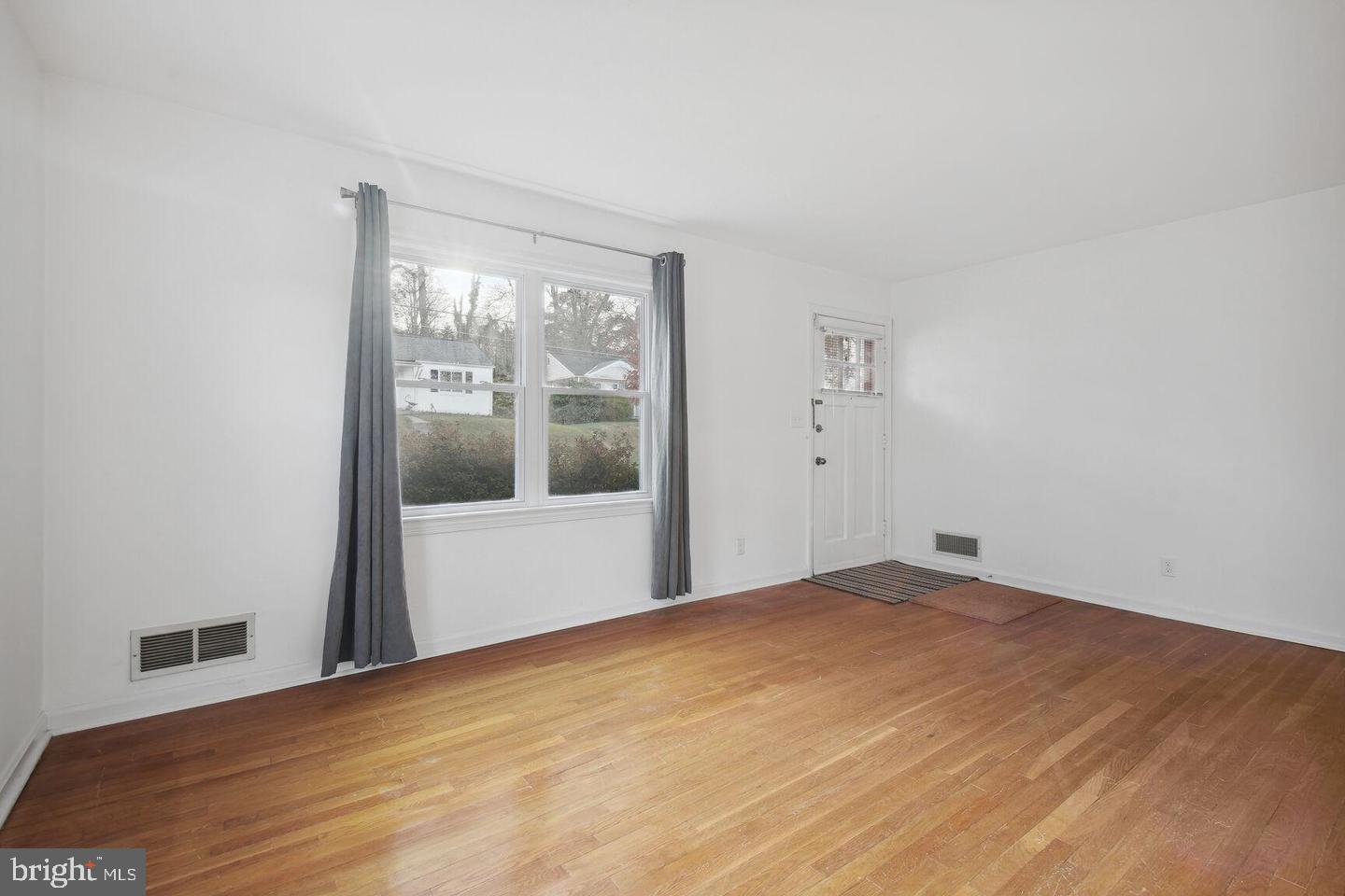 11807 College View Dr Property Photo 6