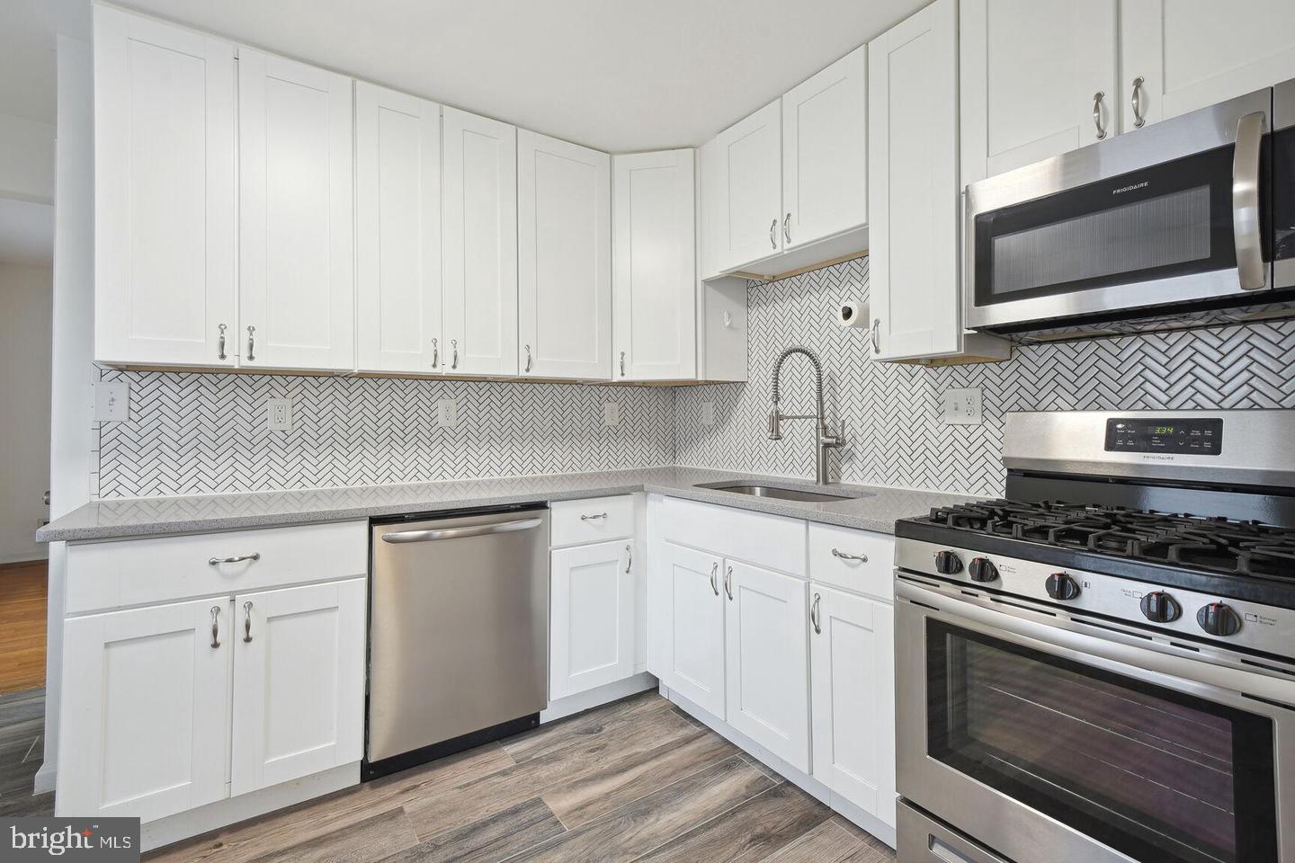 11807 College View Dr Property Photo 9