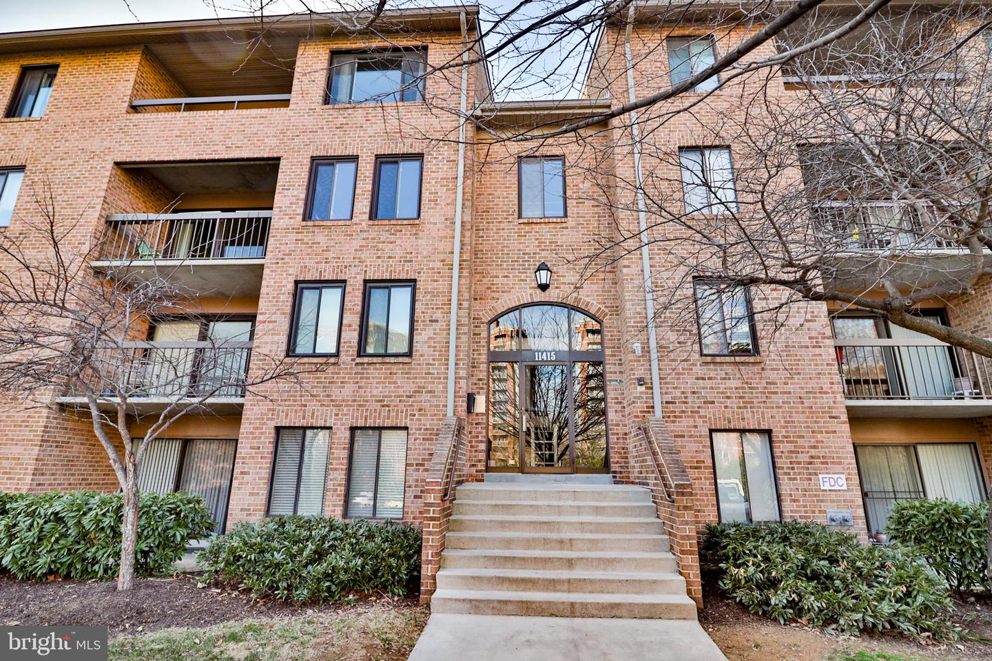 11415 COMMONWEALTH DR #T-3 Property Photo 1