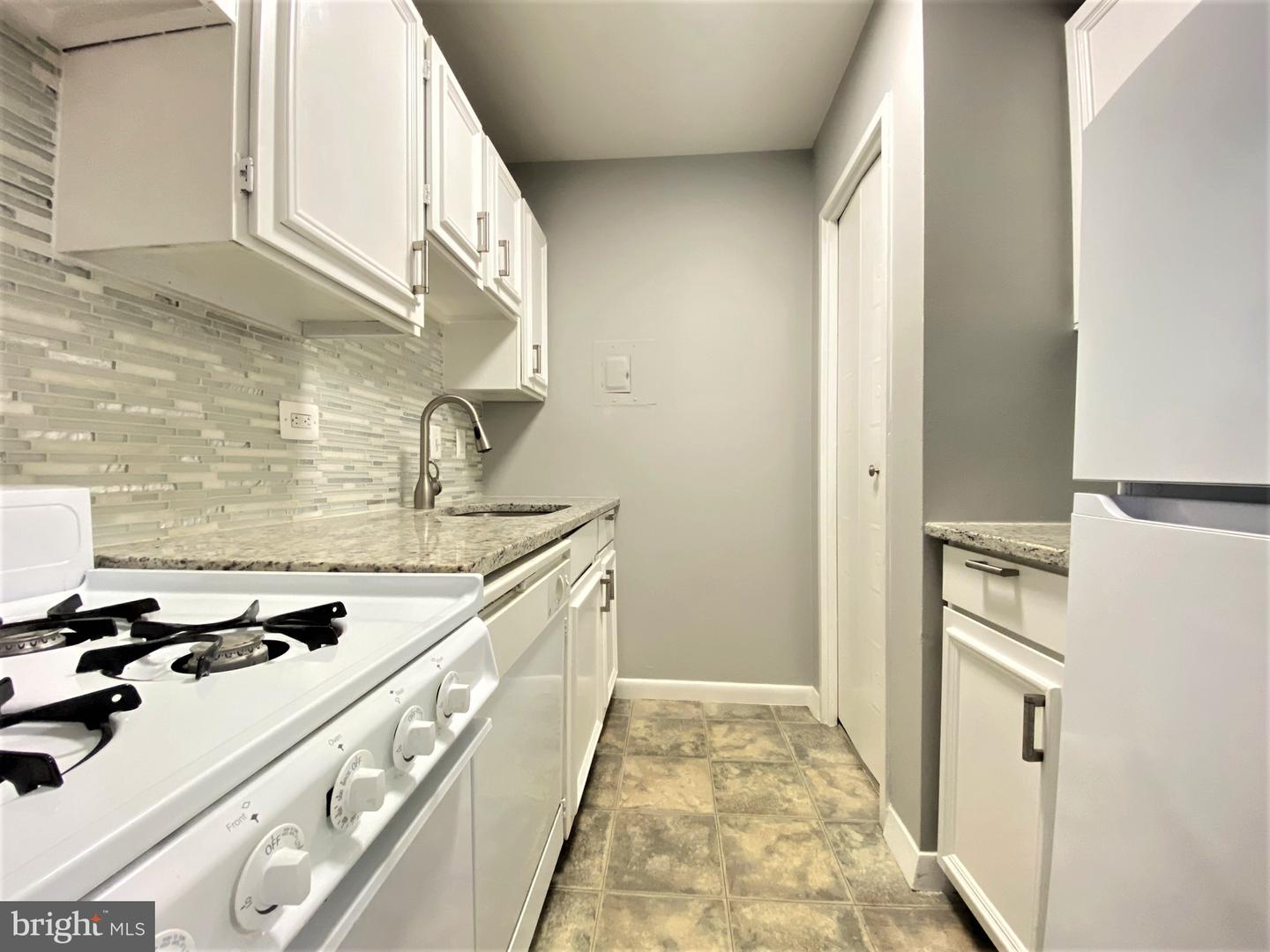 1900 Lyttonsville Rd #1103 Property Photo 16