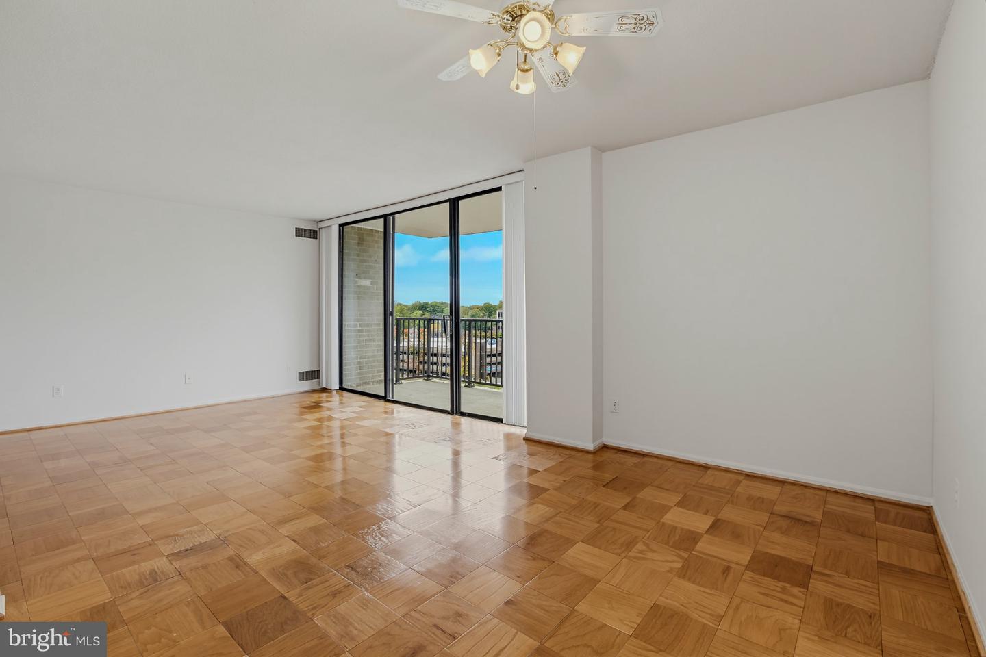 118 Monroe St #118-803 Property Photo 8