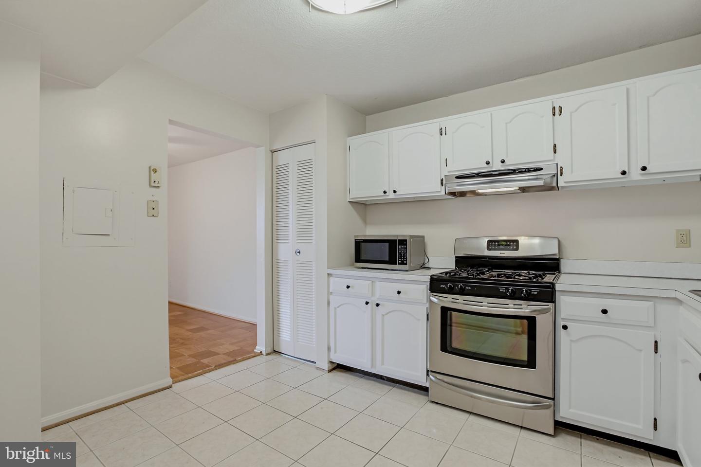 118 Monroe St #118-803 Property Photo 9