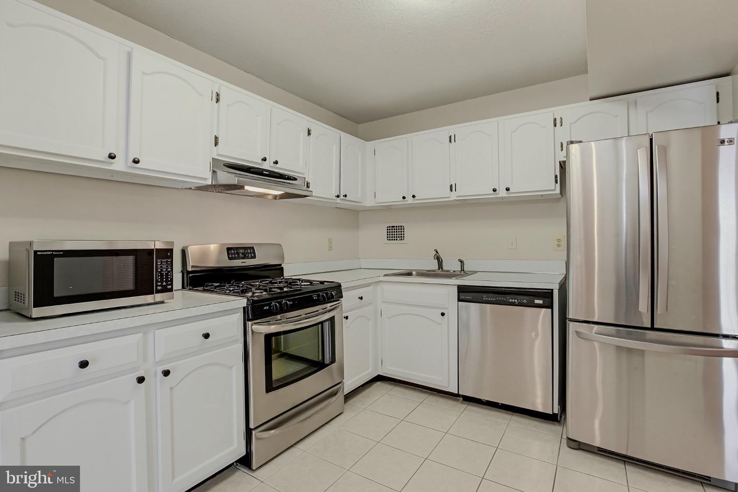 118 Monroe St #118-803 Property Photo 12