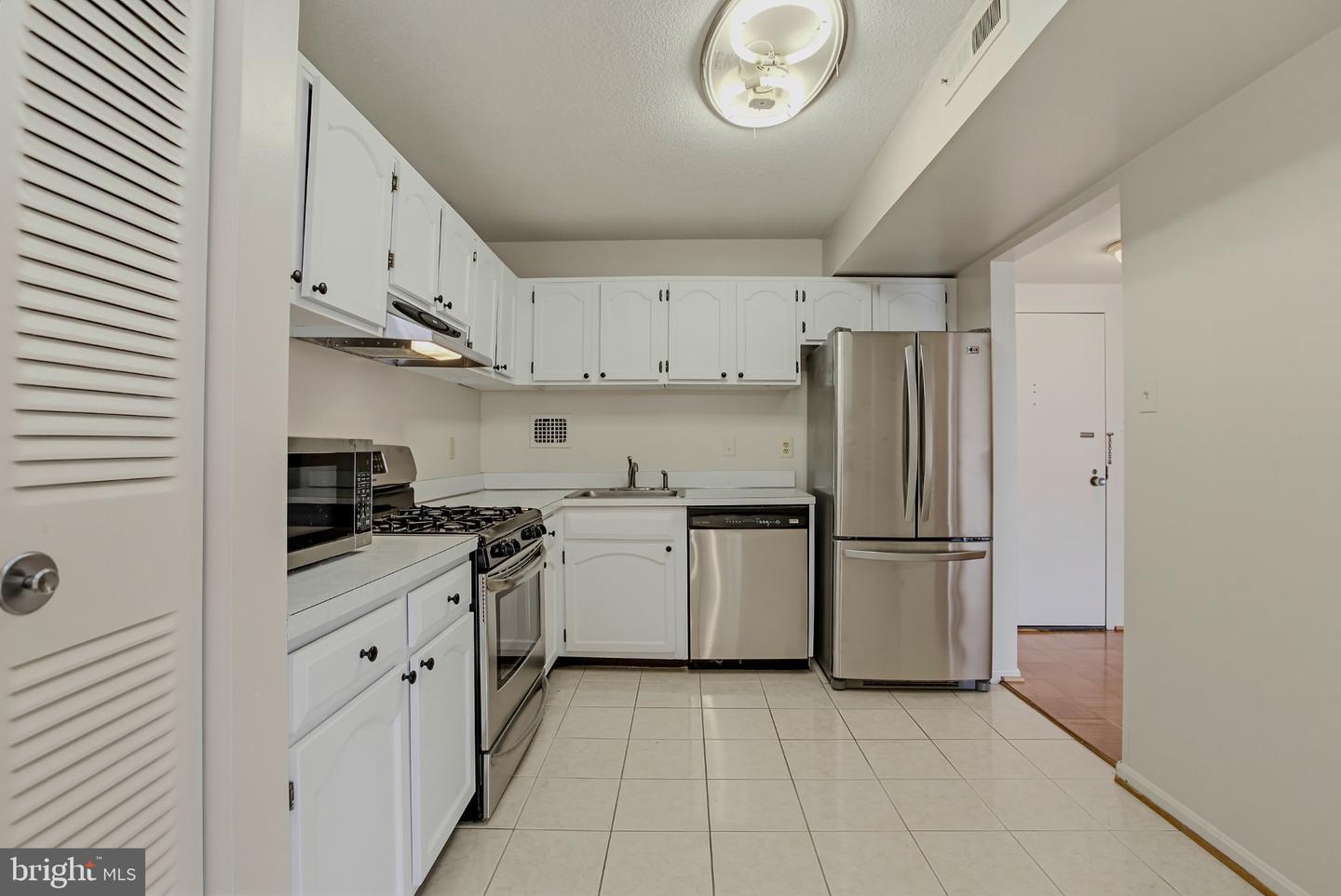 118 Monroe St #118-803 Property Photo 13