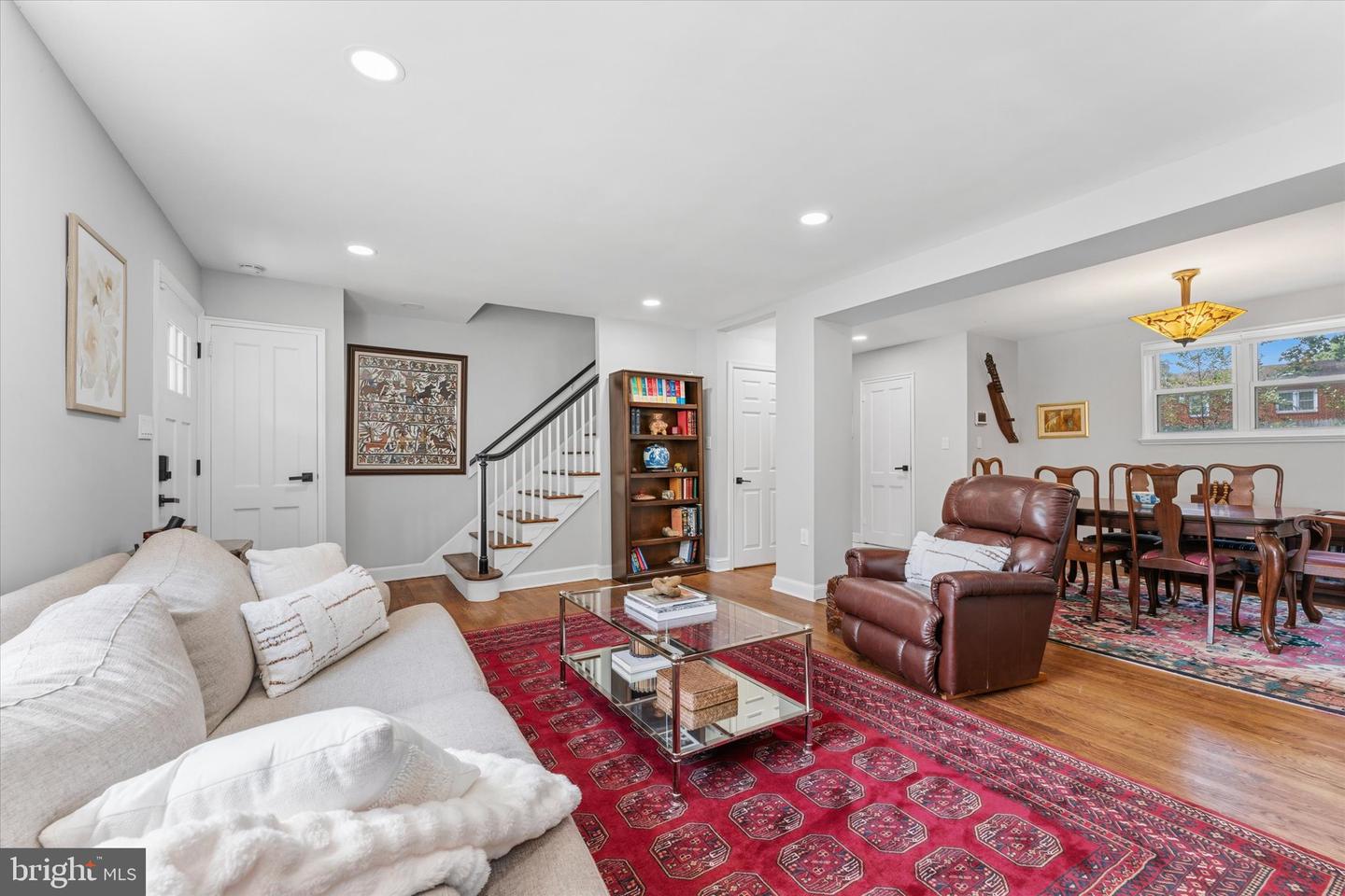 1208 Jackson Ave Property Photo 6