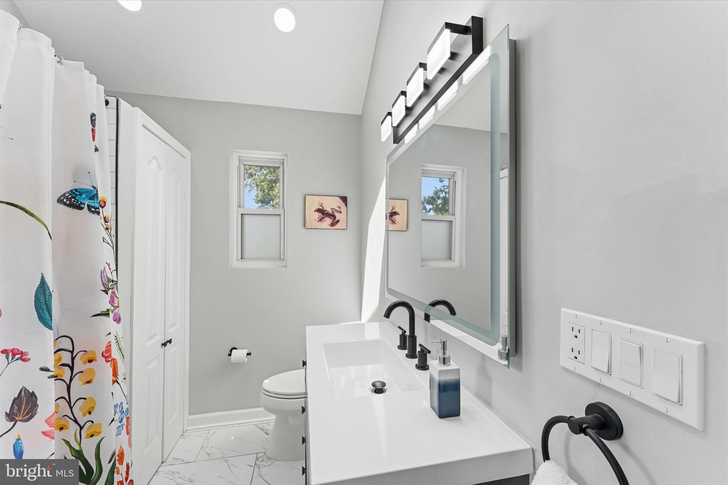 1208 Jackson Ave Property Photo 17