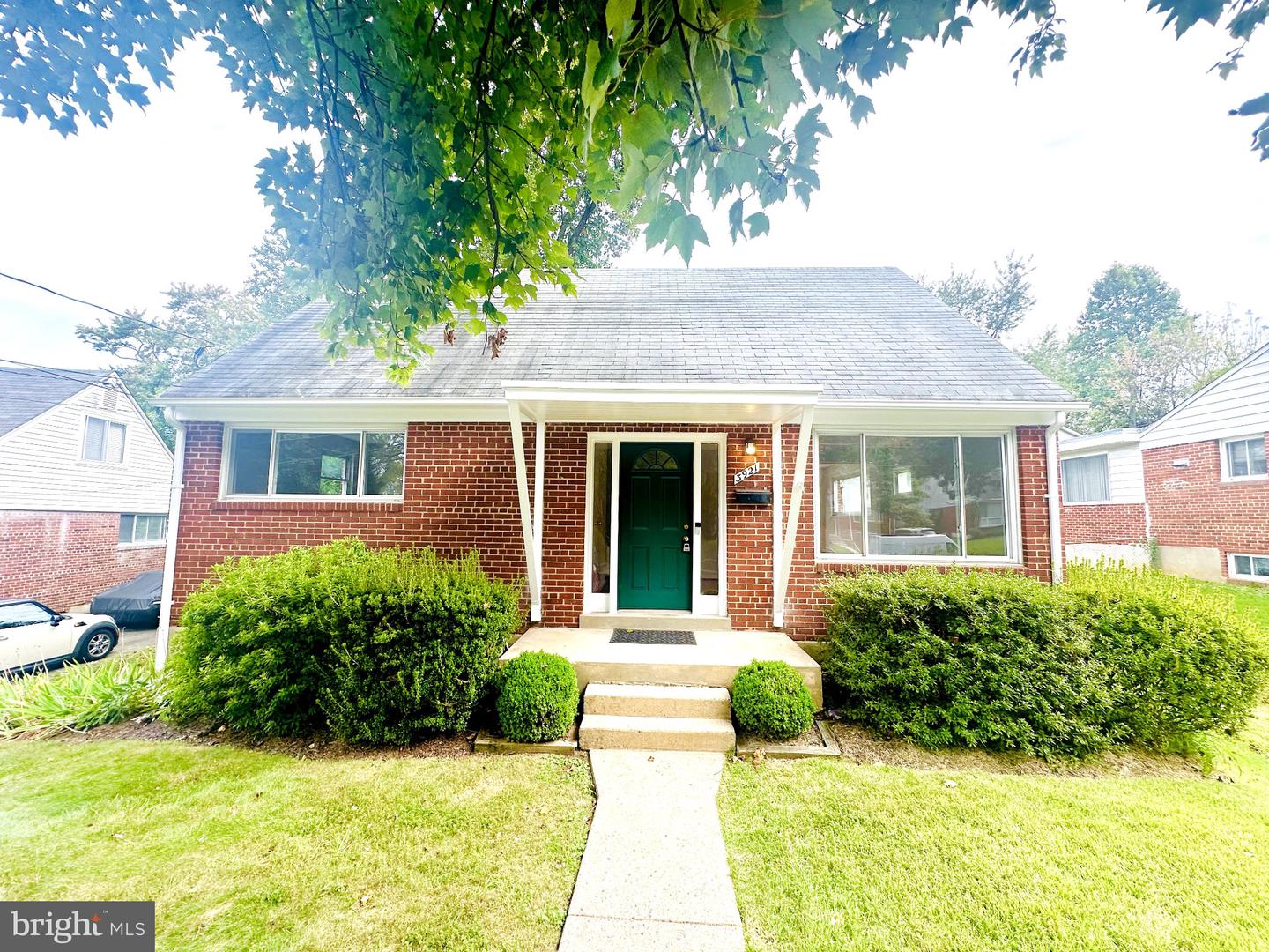 3921 Weller Rd Property Photo 1