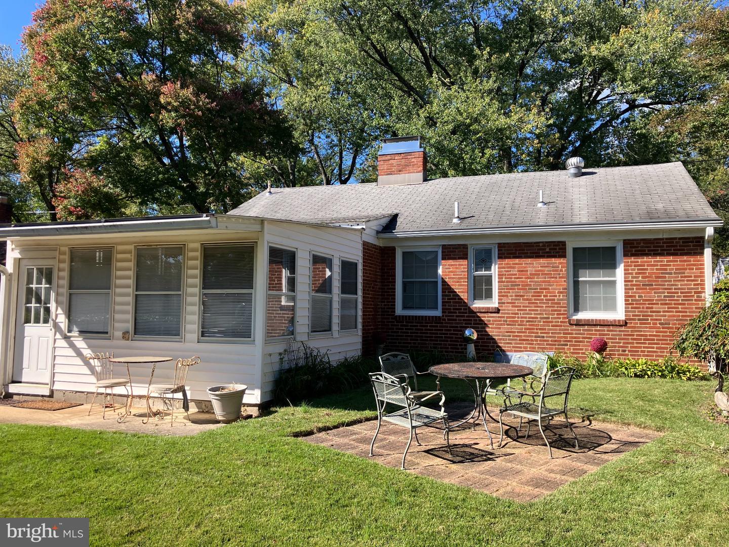 1810 Florin St Property Photo 3