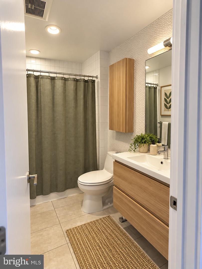 2747 Linden Ln #207 Property Photo 6
