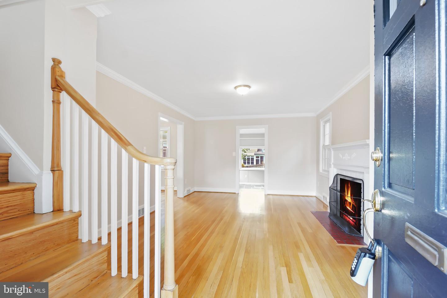 5617 Glenwood Rd Property Photo 3
