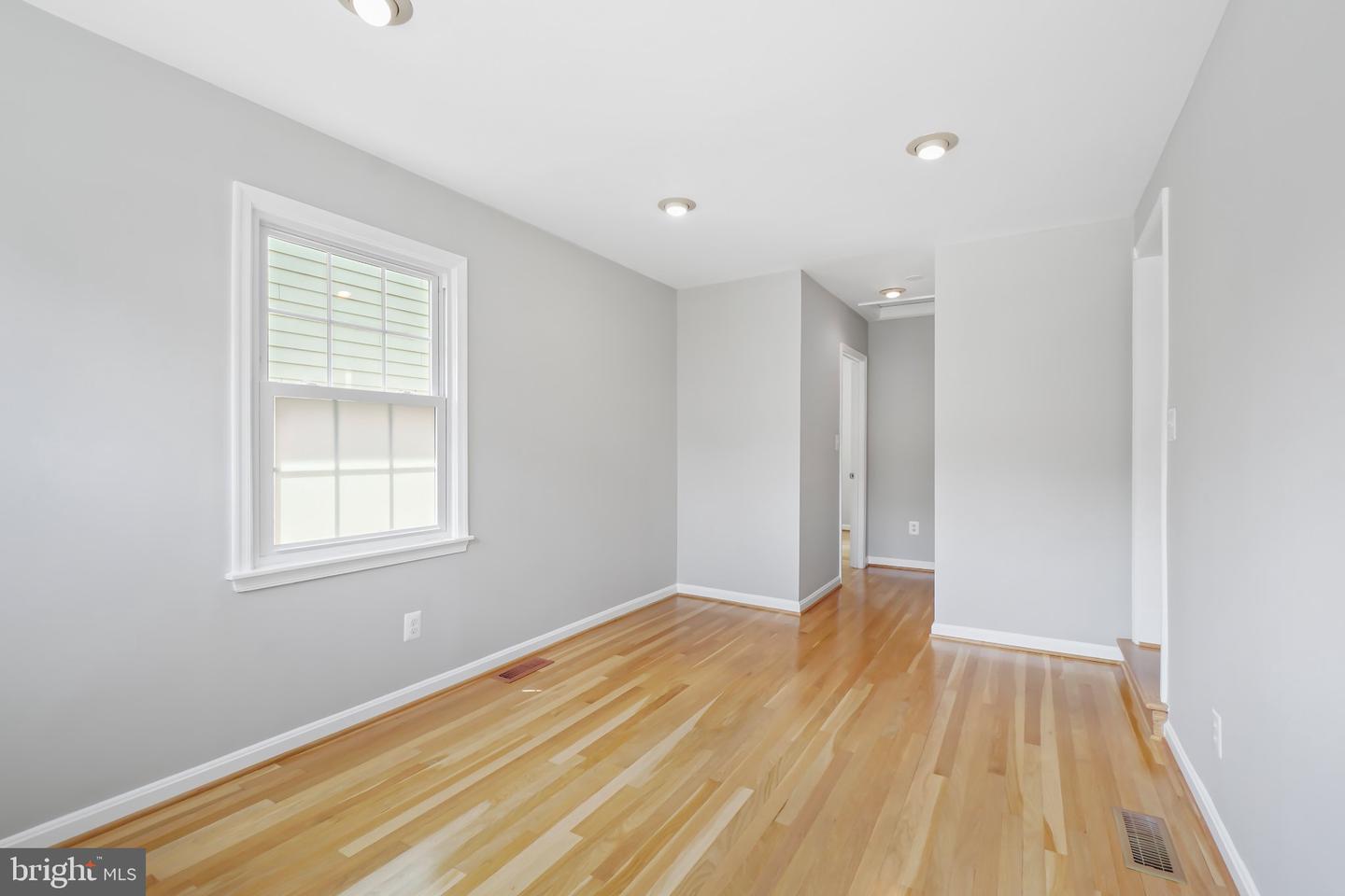 5617 Glenwood Rd Property Photo 18