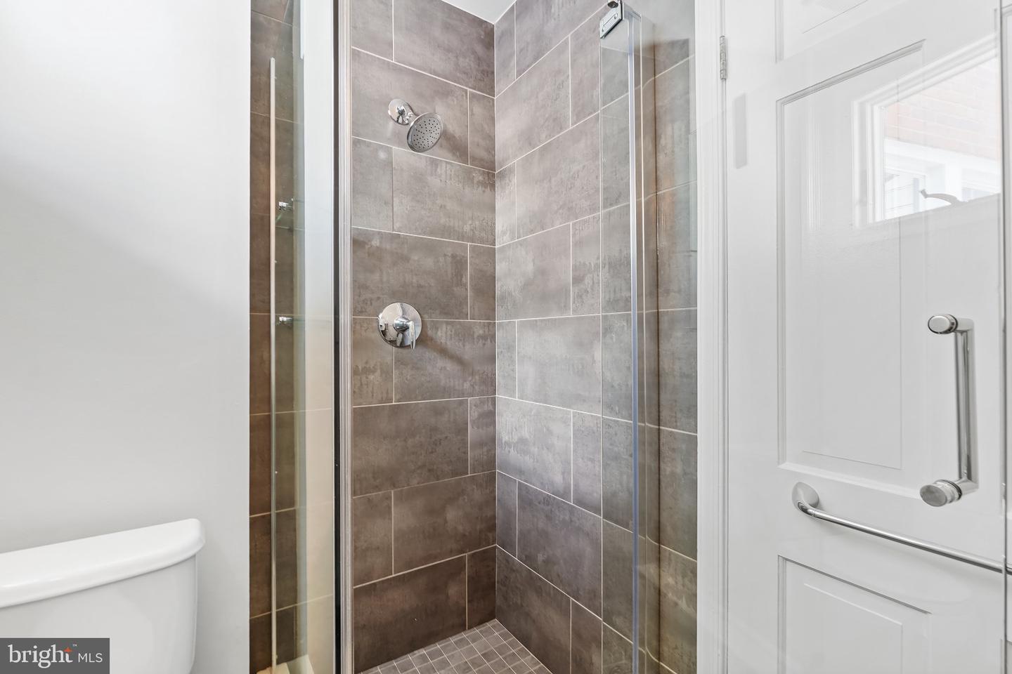 5617 Glenwood Rd Property Photo 20