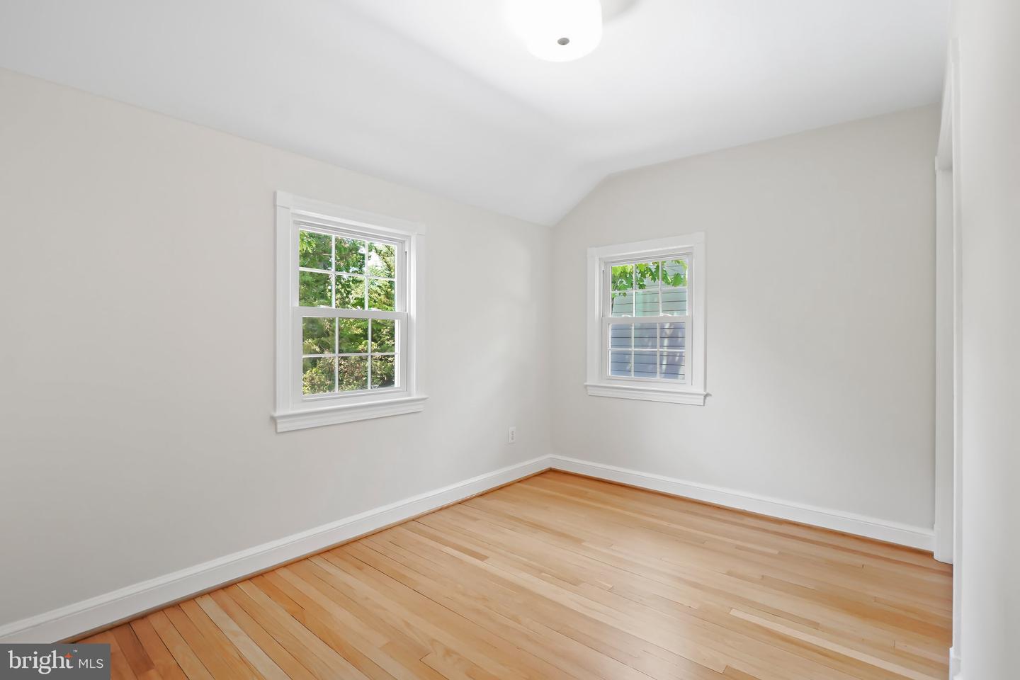 5617 Glenwood Rd Property Photo 25