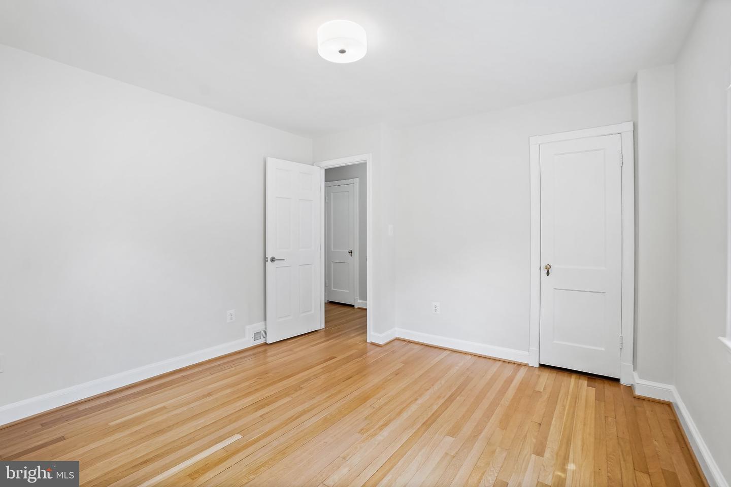 5617 Glenwood Rd Property Photo 30