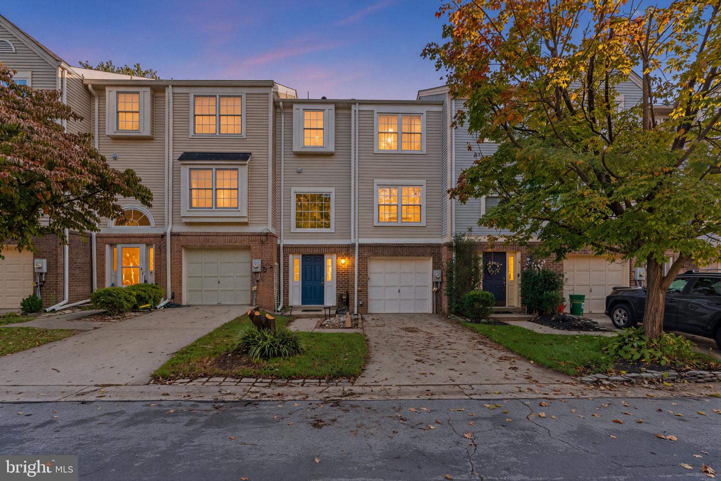 8107 Hallmark Pl E Property Photo 2