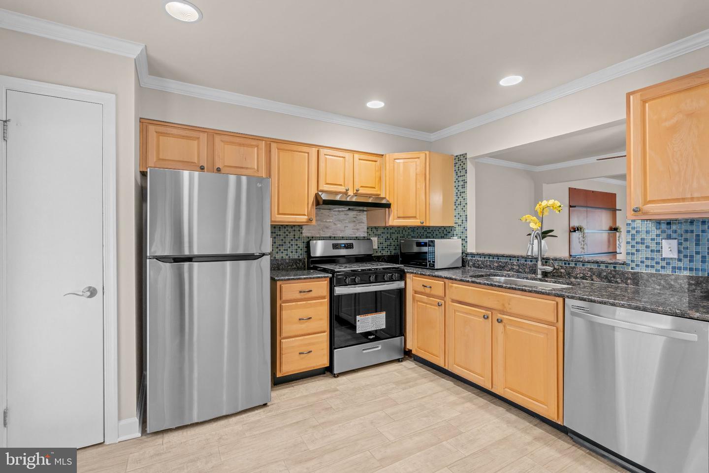 8107 Hallmark Pl E Property Photo 8