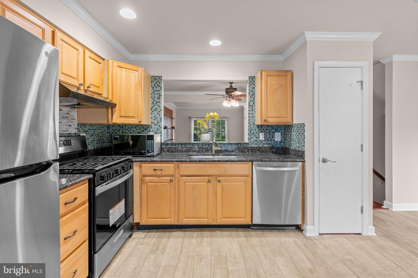 8107 Hallmark Pl E Property Photo 9